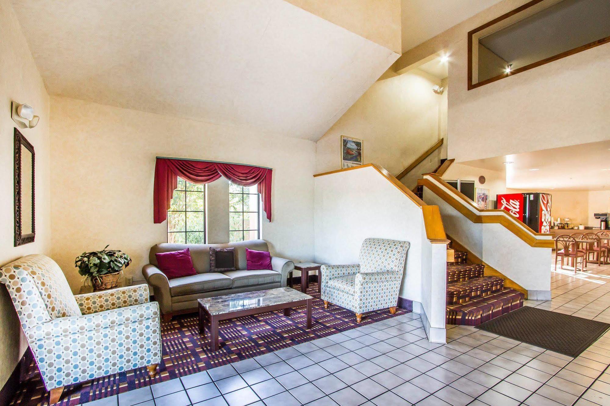 Rodeway Inn Мемфис Екстериор снимка