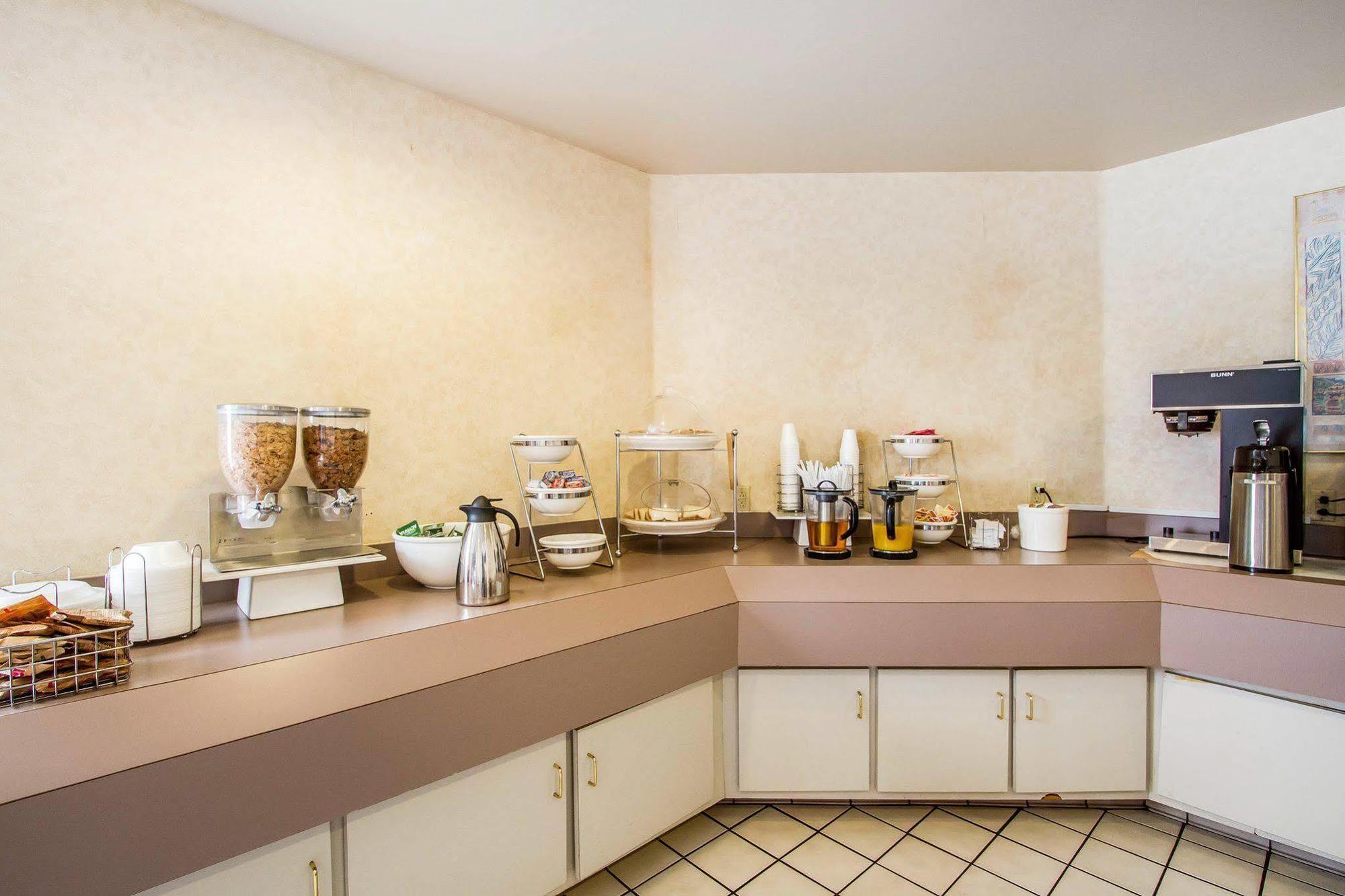 Rodeway Inn Мемфис Екстериор снимка
