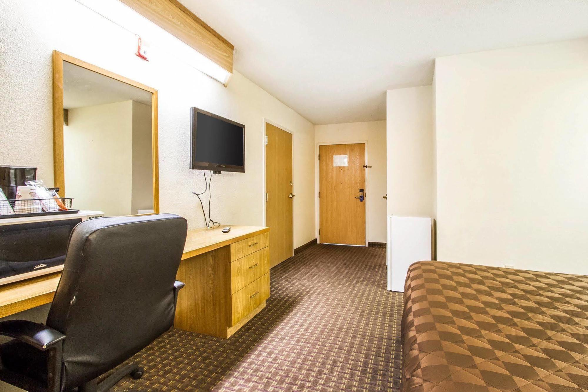 Rodeway Inn Мемфис Екстериор снимка