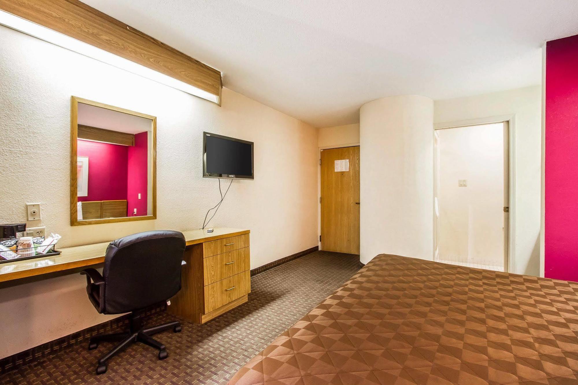 Rodeway Inn Мемфис Екстериор снимка
