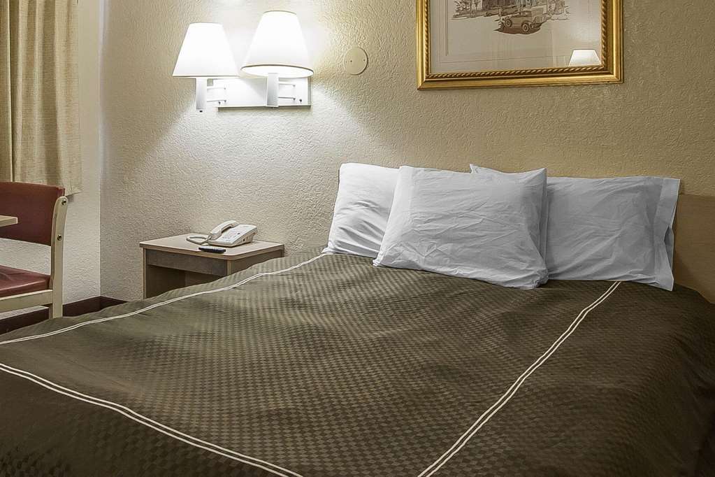 Rodeway Inn Мемфис Стая снимка